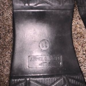 Non-slip nursing shoes